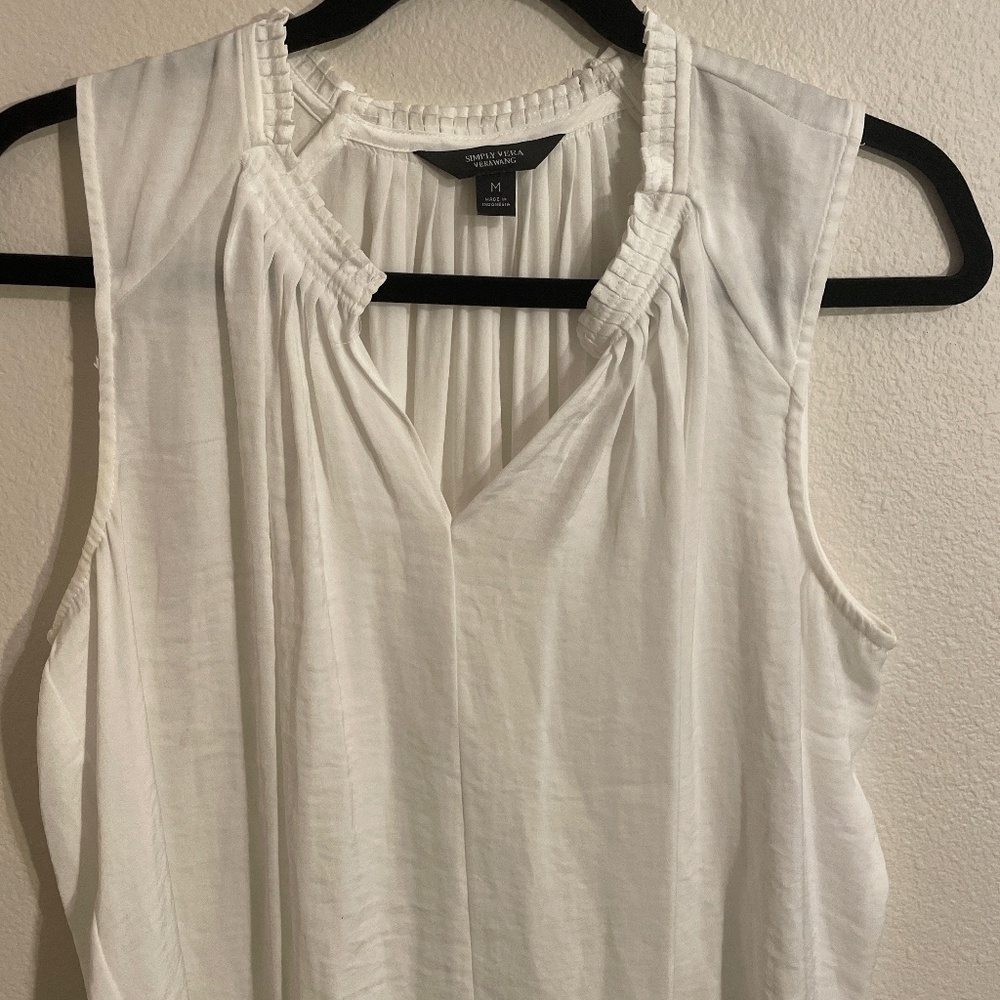 White sleeveless elevated tanktop